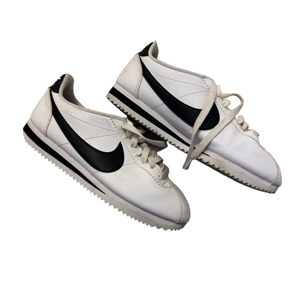 Nike Cortez Black and White Leather Shoes Size 7